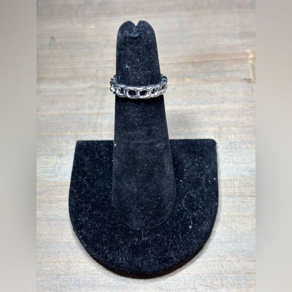New! Link Stackable Fashion Silver Tone Ring Size 4 Costume Jewelry Hypoallerge - Picture 1 of 5